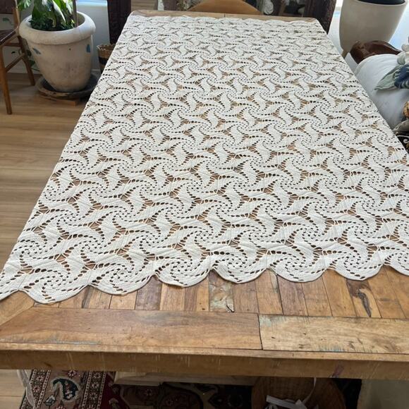 Antique Vintage Hand Crocheted Ivory Bedspread Tablecloth Coverlet 75”x86” - Picture 1 of 11